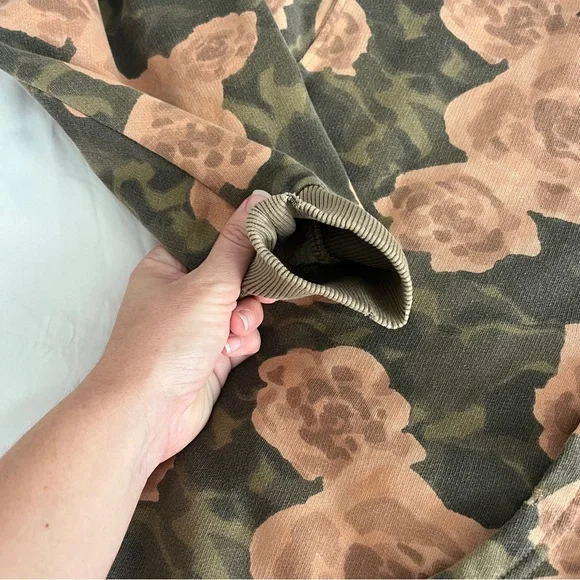 Free People Its A Vibe Printed Hoodie Sz M Floral Distressed Oversized Boho - Picture 8 of 14